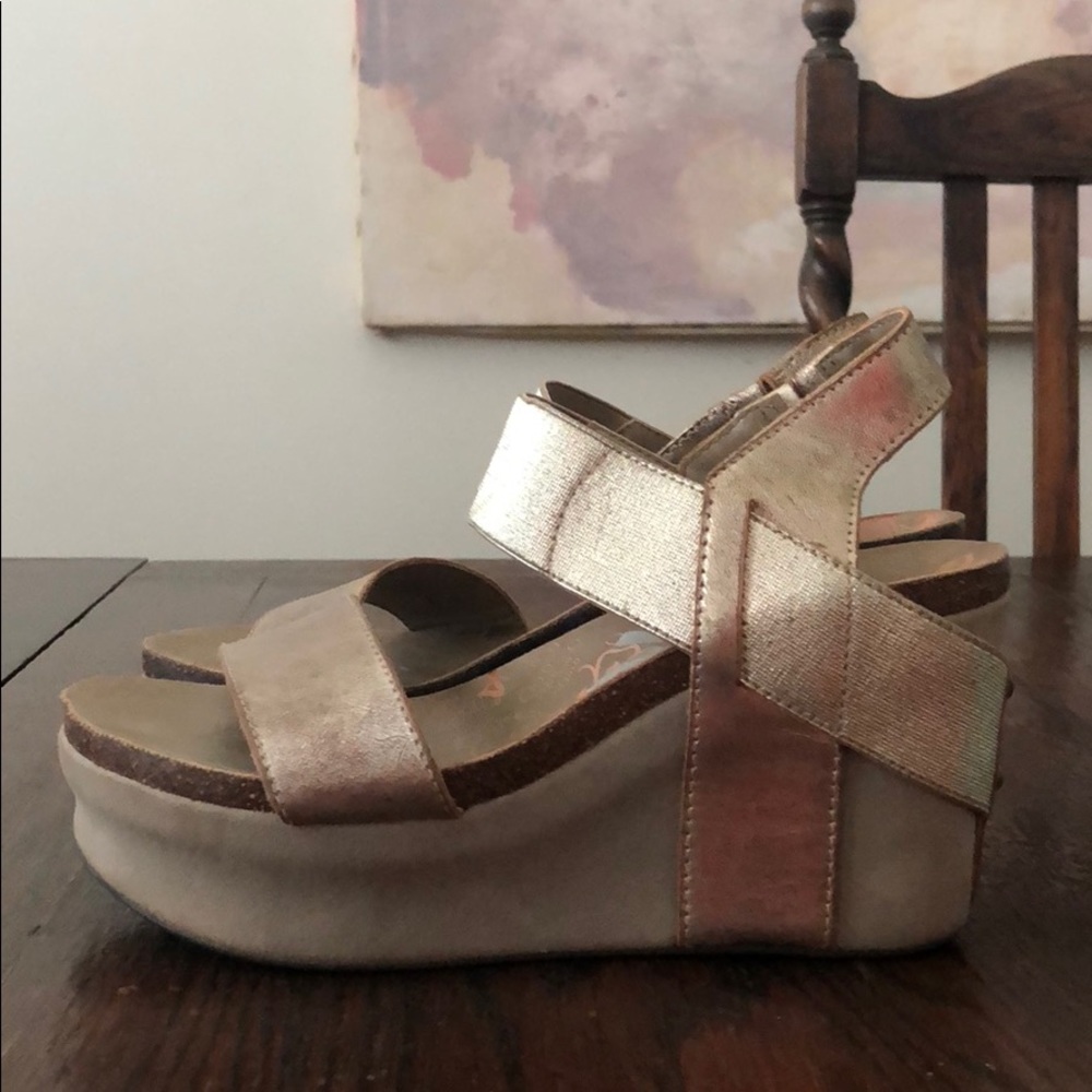Worn only once!!! Size 6.5 OTBT’s!! Super cute! - Picture 2 of 2